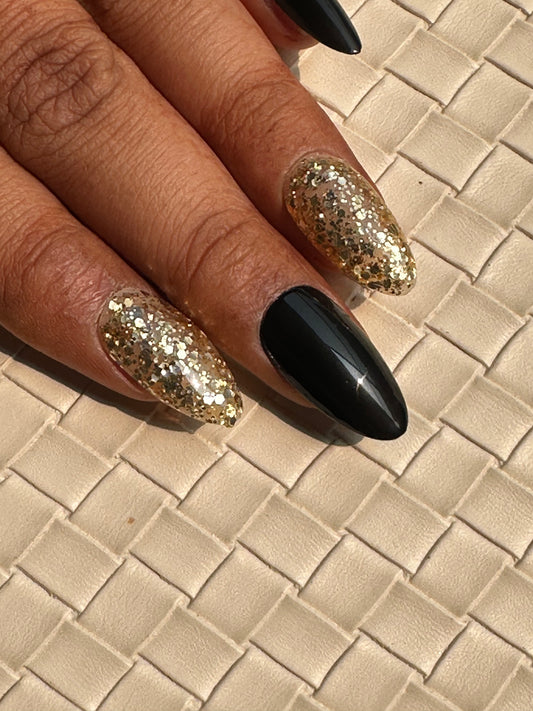Black N Glitter Nail With Nailkit