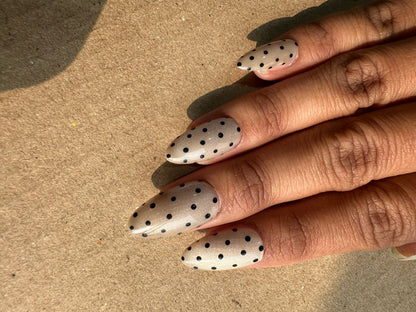Cateye With polka Dot Presson Nail With Nail kit