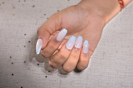white frensh preesonnail with nailkit