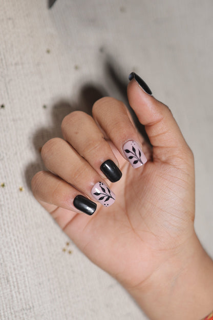white and black preesonnails with nailkit