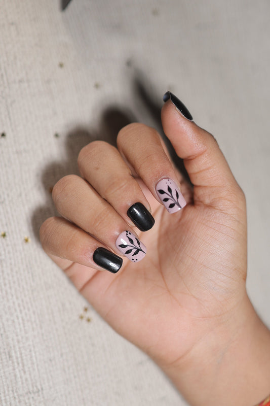 white and black preesonnails with nailkit