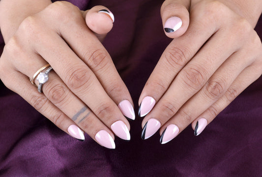 Black nd White French Preesonnail With Nailkit