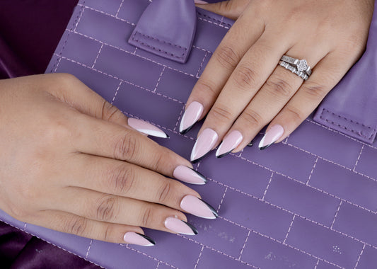 Black and white Preesonnail with Nailkit