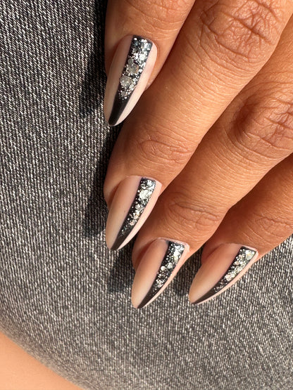 Nude With Black Ab Design N Glitter Pressonnail With Nailkit