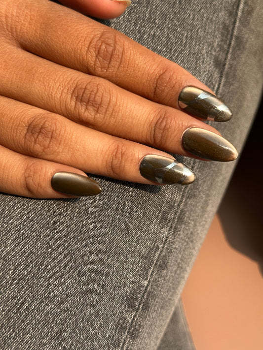Brown Cateye N Silver Chrome Design Presson With Nailkit