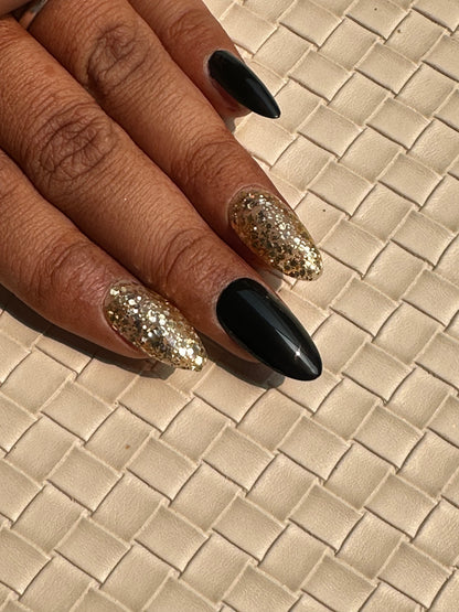 Black N Glitter Nail With Nailkit