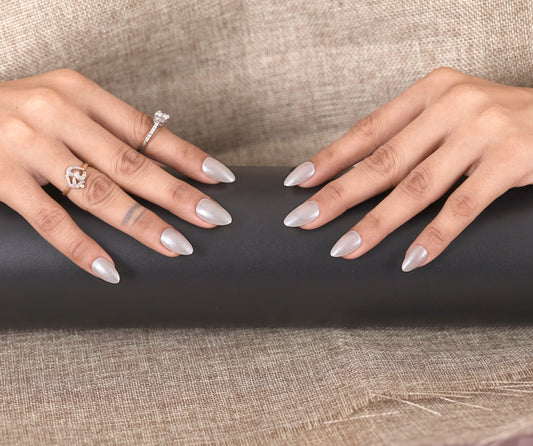 milki white crom preesonnails wit nailkit
