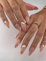 WHITE N GOLD FLWER PRESSONNAIL WITH NAILKIT