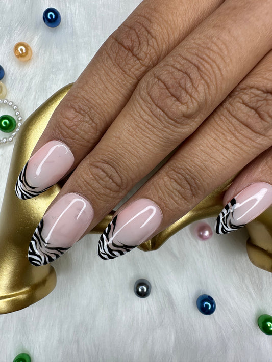 ANIMAL PRINTT PRESSONNAIL WITH NAILKIT
