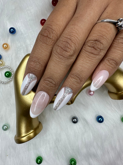 WHITE ND GLITTER TOUCH PRESSONNAIL WITH NAILKIT