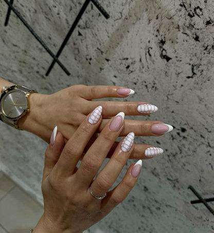 BLOOM WITH FRANCHE NPRESSONNAIL WITHNAILKIT