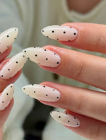 WHITE N BLACK DOT PRESSONNAIL WITH NAIL KIT